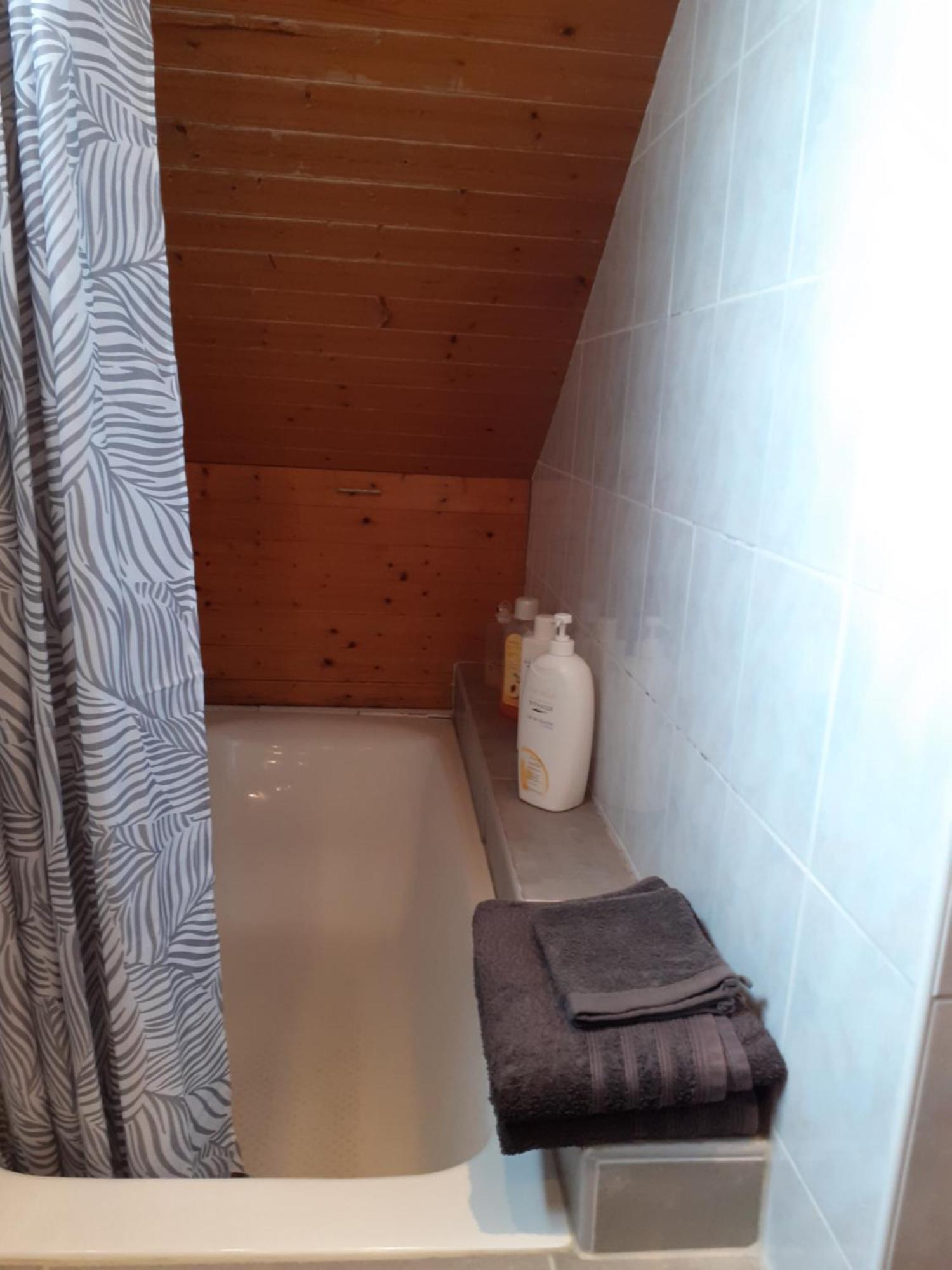 Au Bosquet, Chambre Et Salle De Bains Avec Petit Dejeuner A 600 M Du Centre Dans Un Cadre Calme Et Verdoyant Salies-de-Béarn Zewnętrze zdjęcie